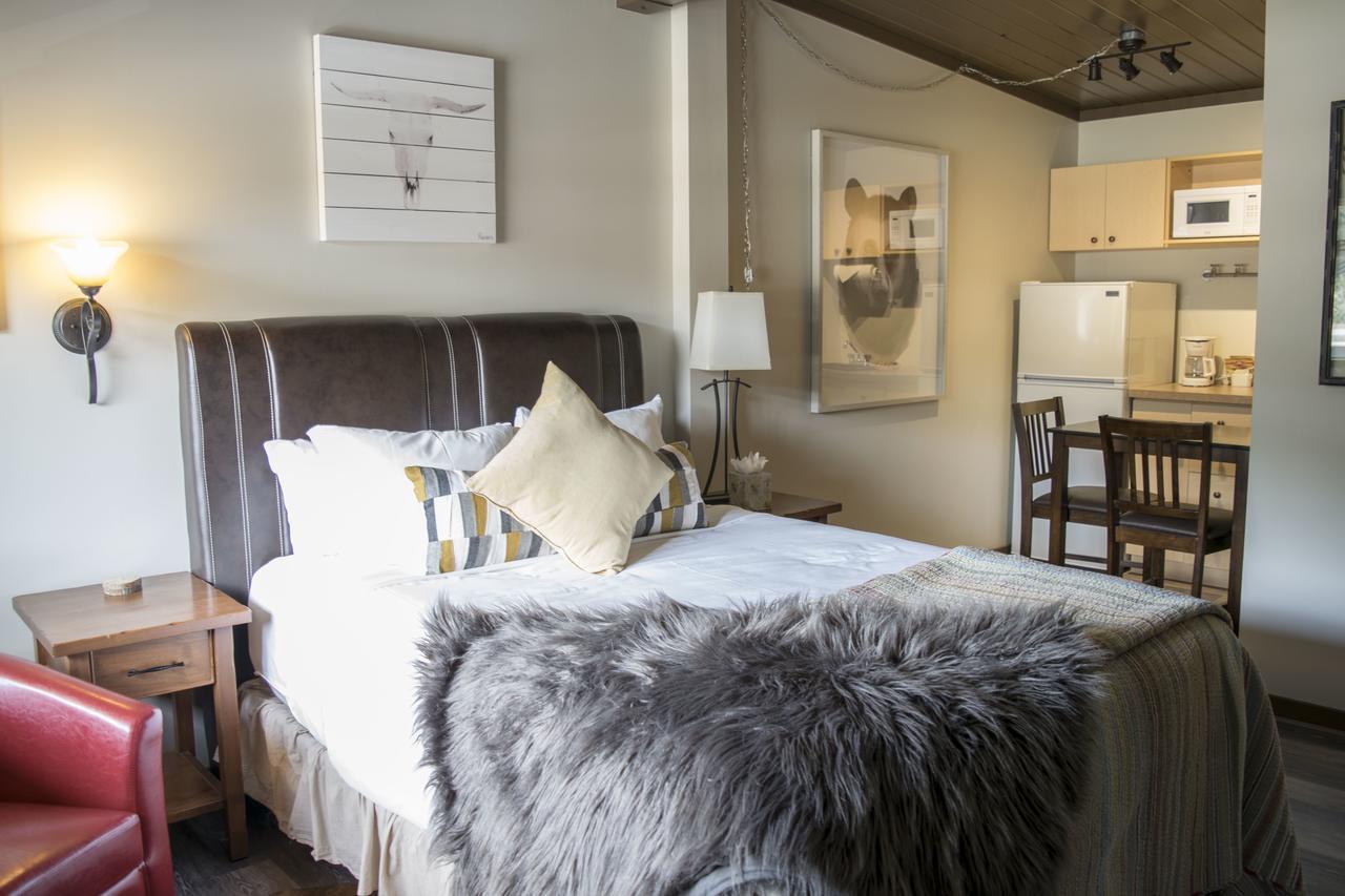 Yamnuska Suites Canmore Eksteriør billede