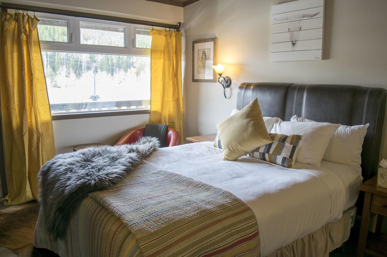 Yamnuska Suites Canmore Eksteriør billede